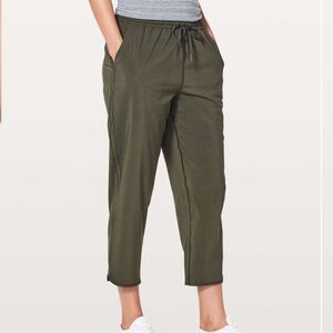 Lululemon Women’s Size 6 Keep It Classic 23” Crop Dark Olive